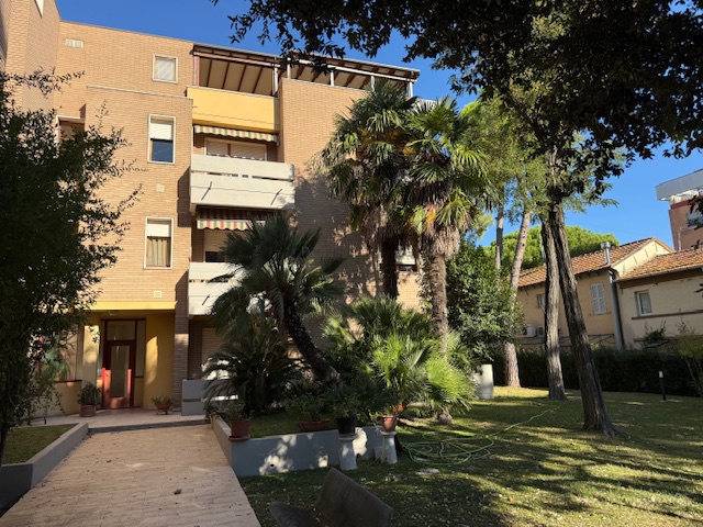 Vendita  - Mq. 275 - € 670000